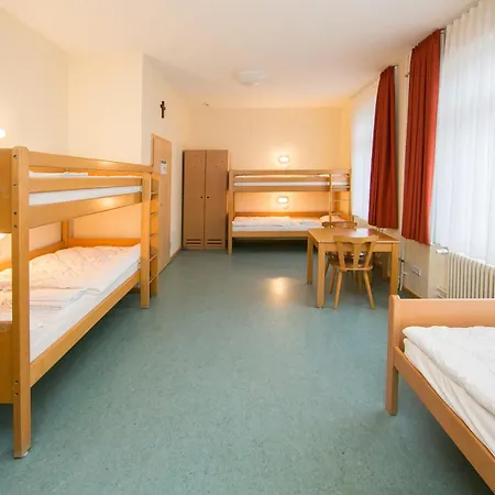 Jugendhaus St. Kilian Auberge de jeunesse *