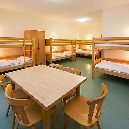 Jugendhaus St. Kilian * ميلتينبرغ